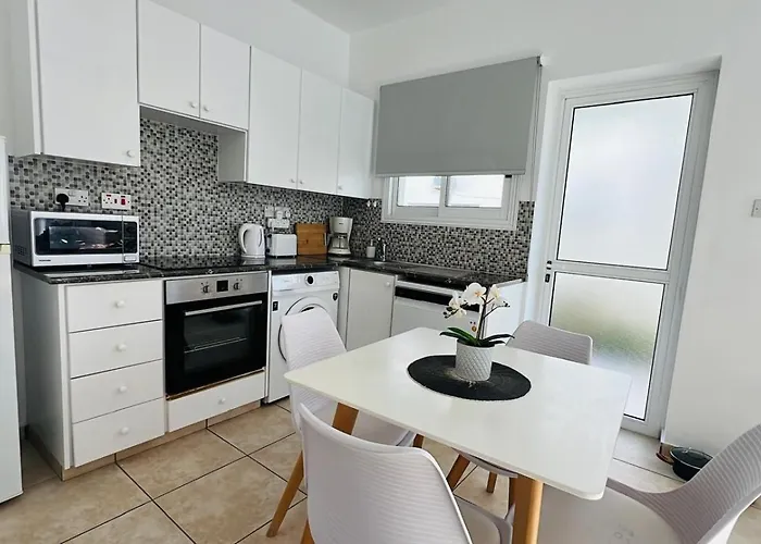 Beautiful One Bed In Apartamento